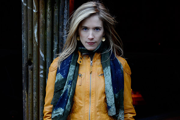 Hannah Dübbgen (c) Susanne Schleyer_autorenarchiv.de 600x400